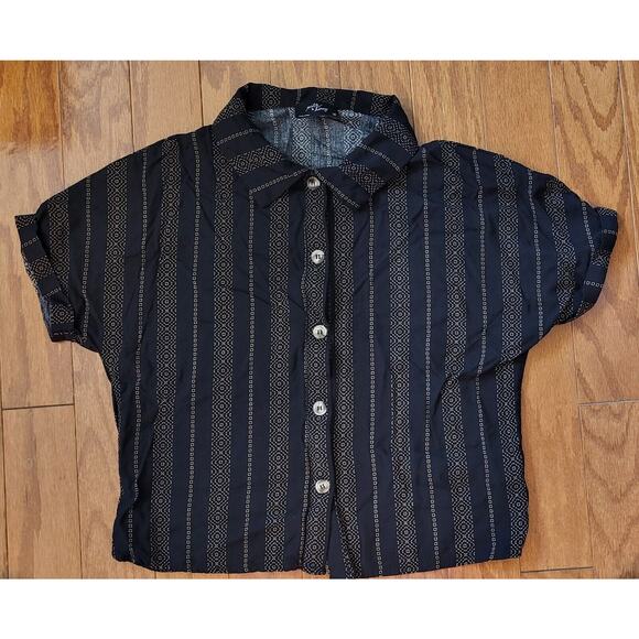 Milk & Honey Juniors Size Sm Crop Top Short Sleeve Button Up - Picture 1 of 10